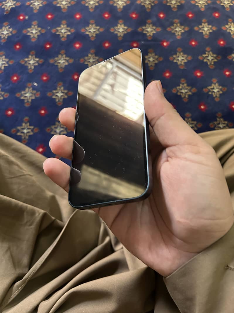 Apple iPhone 14 3