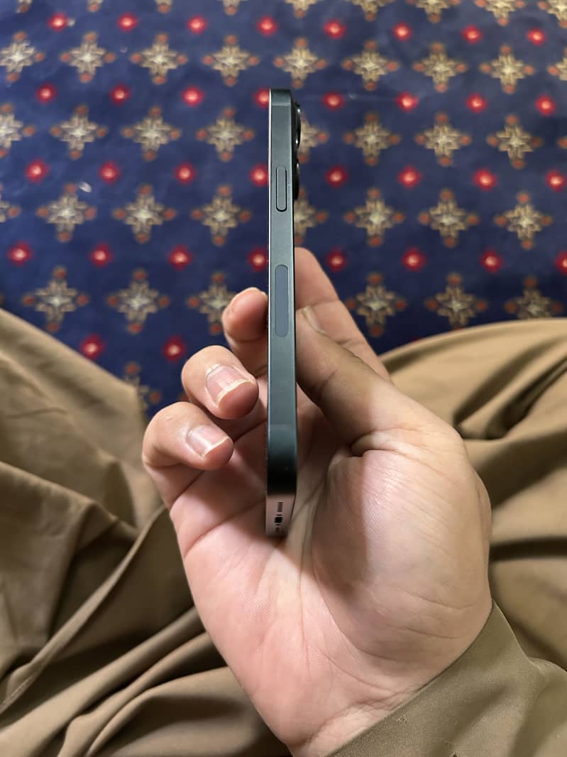 Apple iPhone 14 5