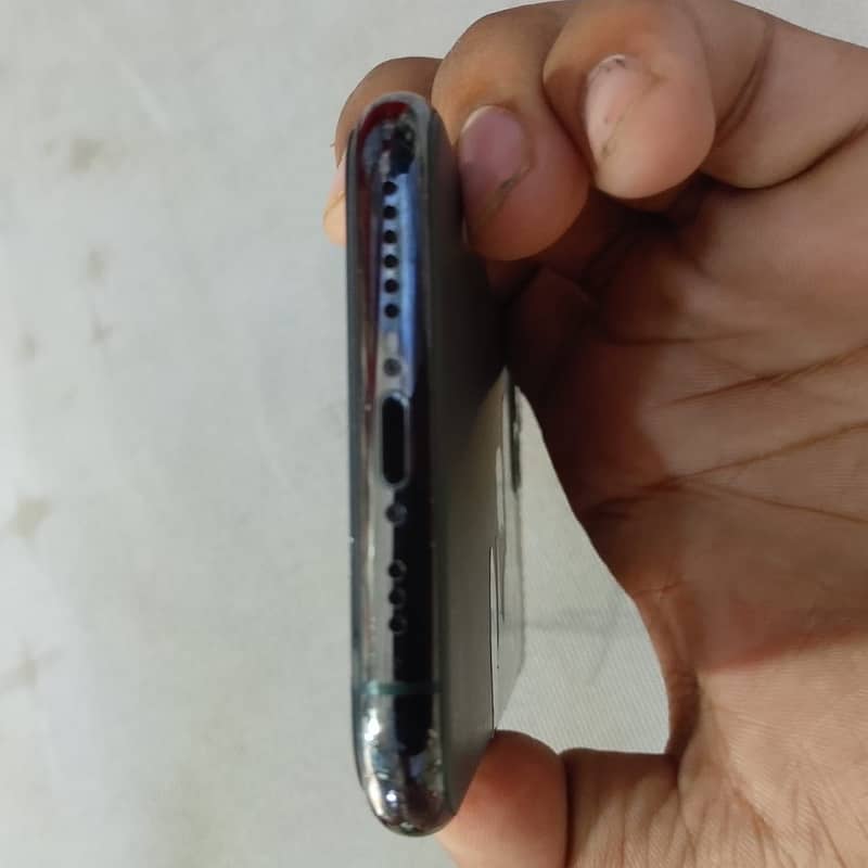 Apple iPhone 11 Pro 2