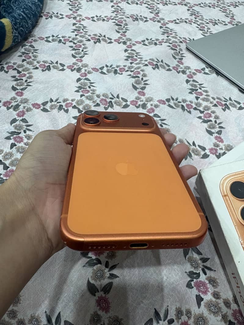 Apple iPhone 17 Pro Max 2