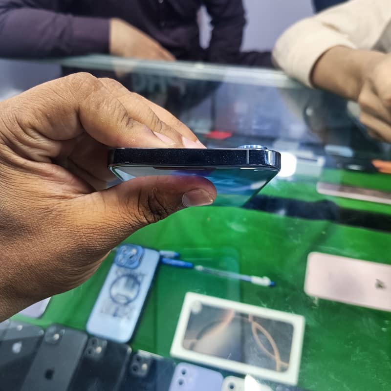Apple iPhone 12 Pro Max 4