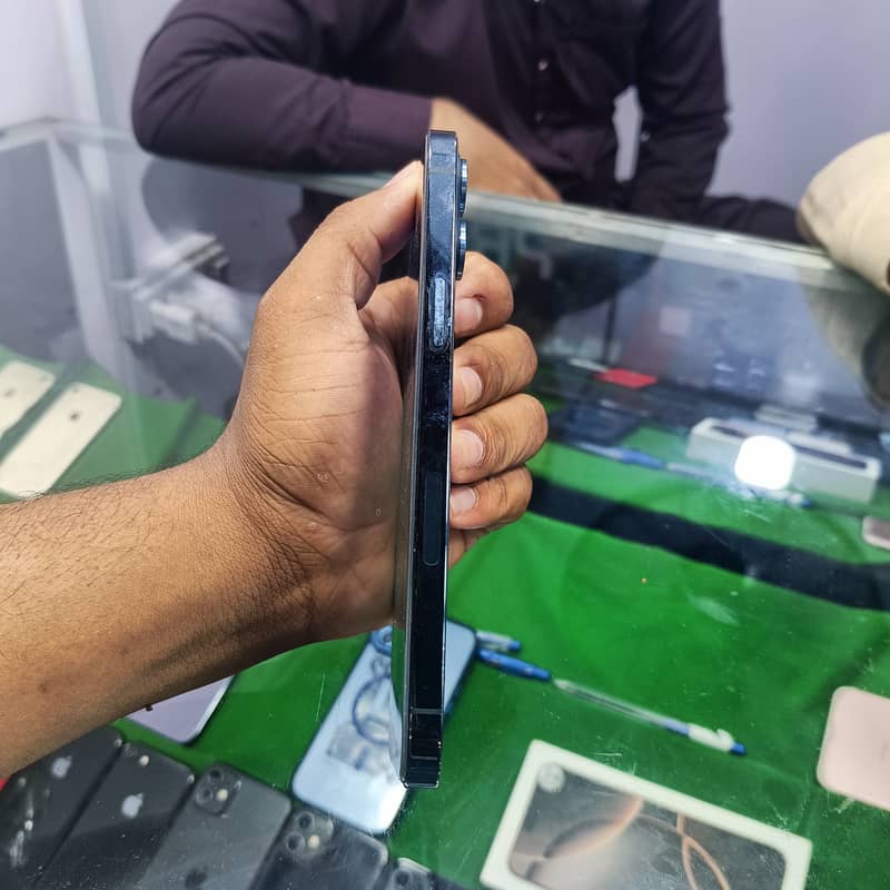 Apple iPhone 12 Pro Max 5