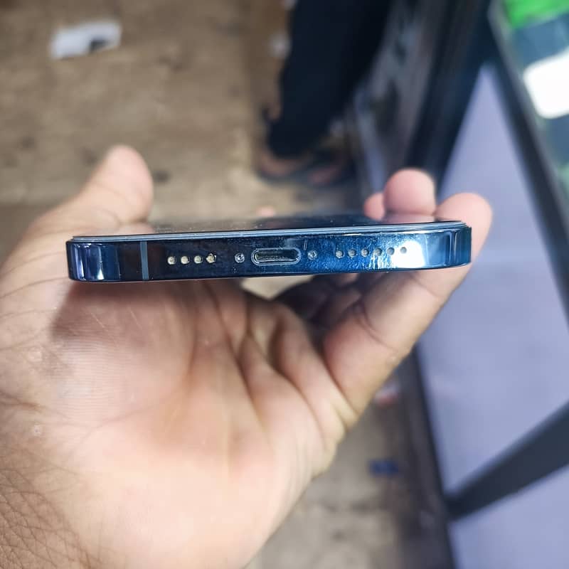 Apple iPhone 12 Pro Max 6