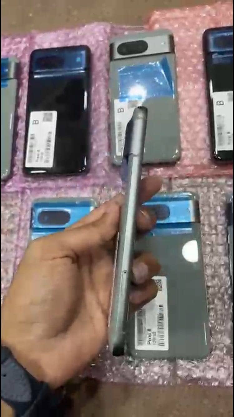 Google Pixel 8 4