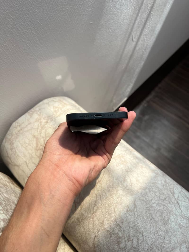 Apple iPhone 14 3