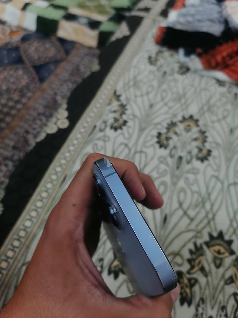 Apple iPhone 13 Pro Max 4