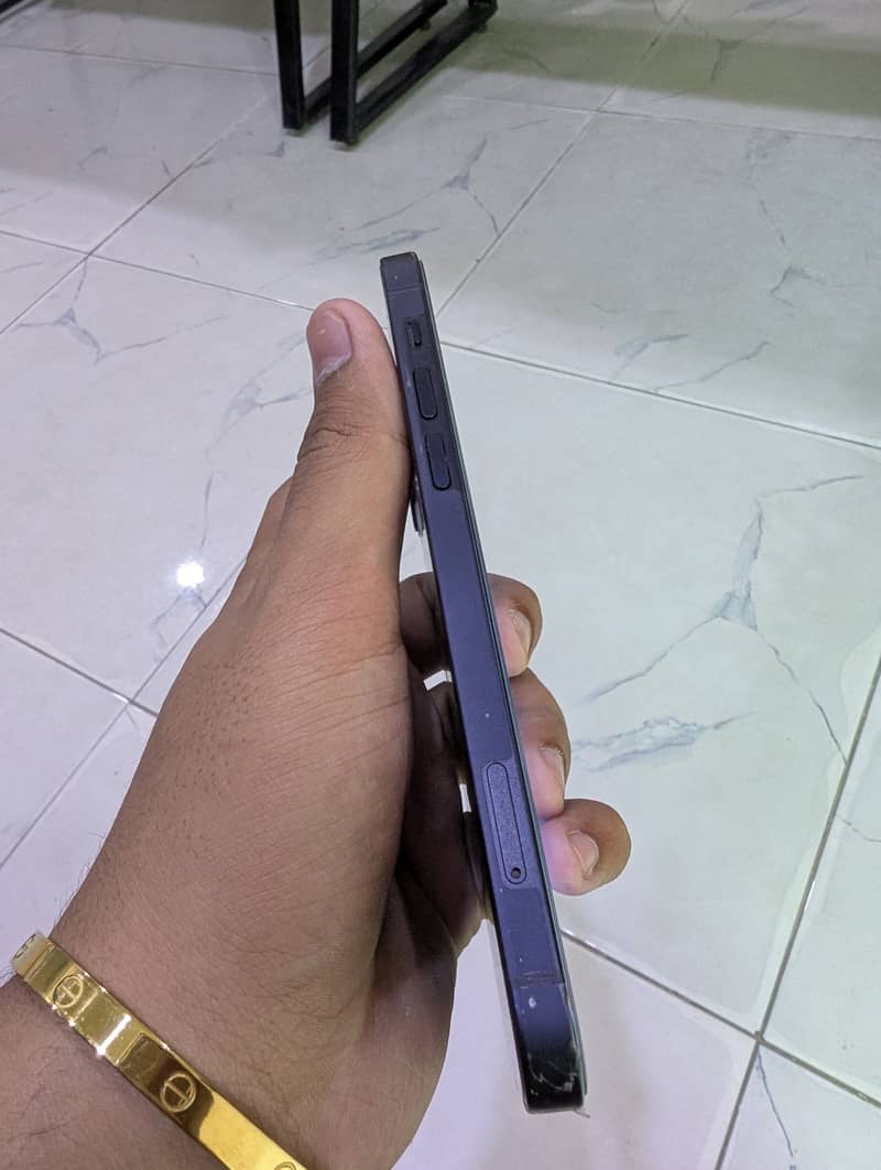 Apple iPhone 12 2
