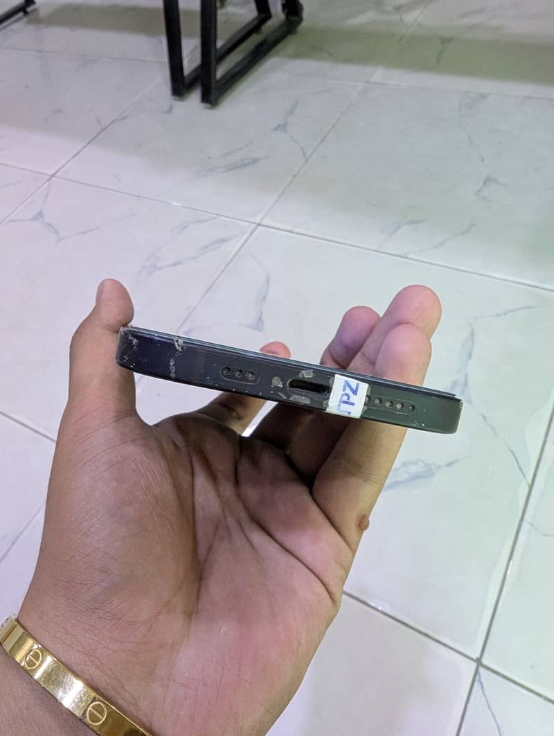 Apple iPhone 12 3