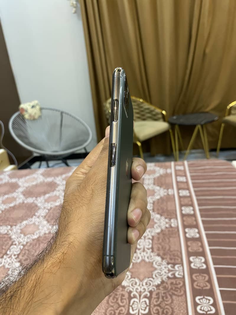 Apple iPhone 11 Pro Max 0