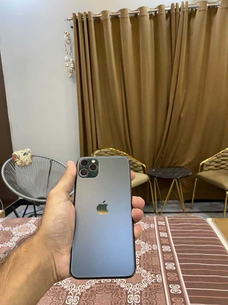 Apple iPhone 11 Pro Max 4