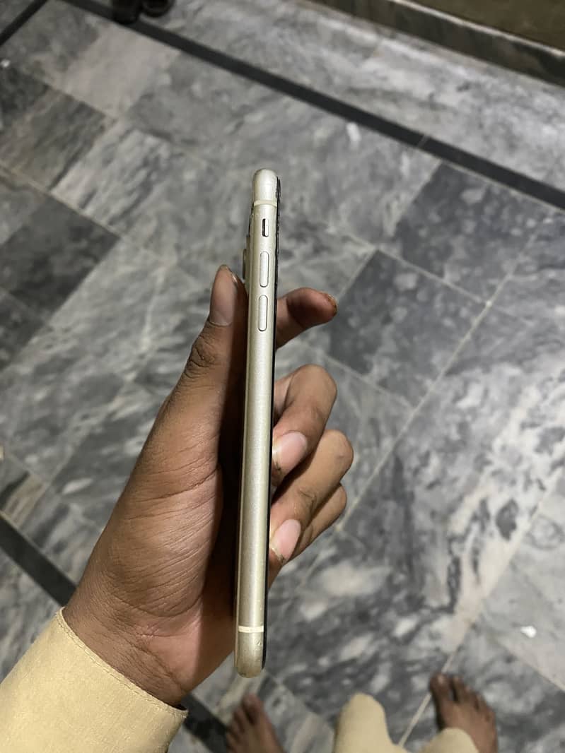 Apple iPhone 11 2