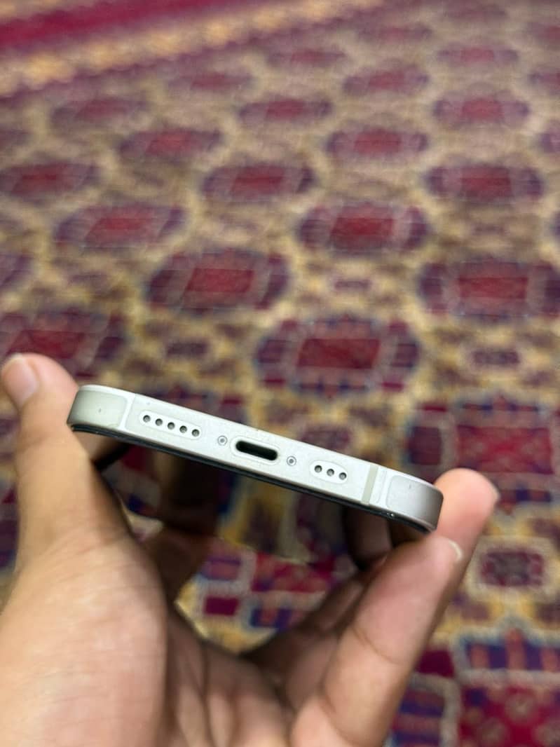 Apple iPhone 13 5