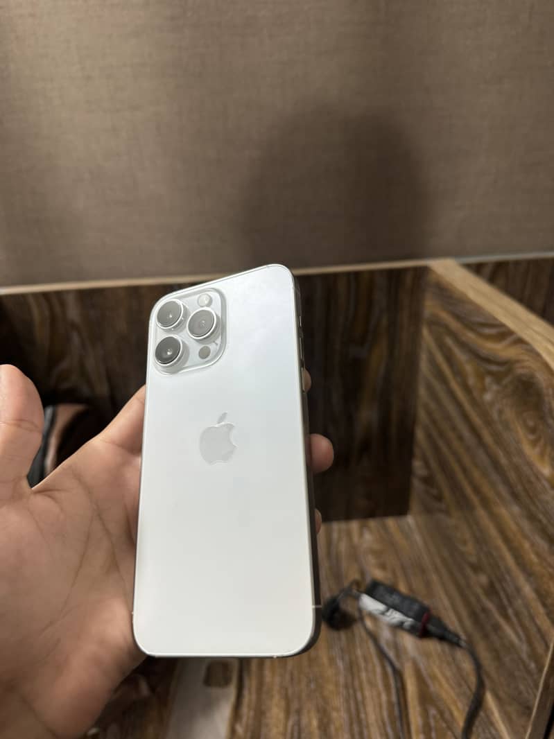 Apple iPhone 14 Pro Max 4
