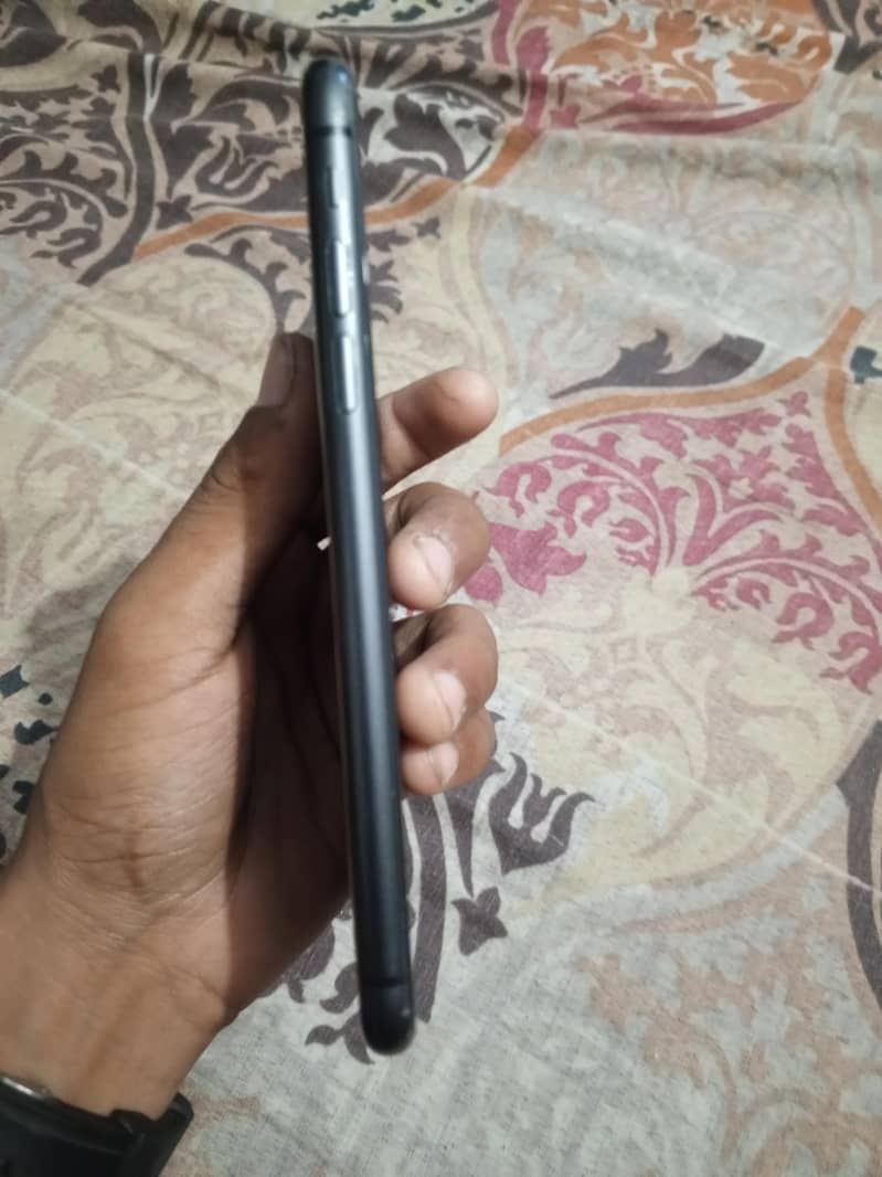 Apple iPhone 11 5