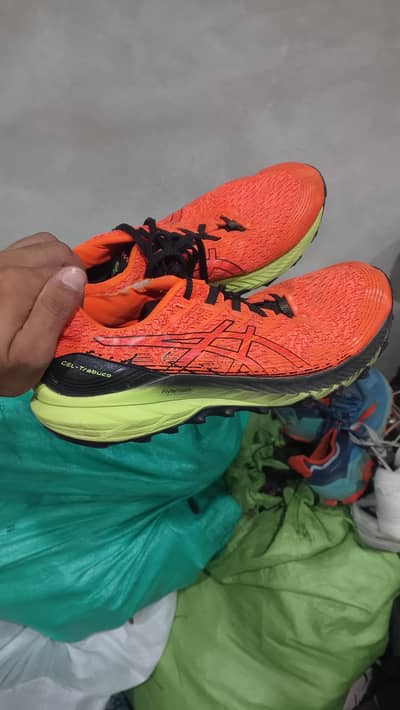 a six fulesele orange 9/10 condition 4000