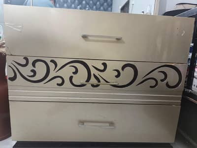 Dico Dressing table with large 2 mirror spacious Drawe- Good condition