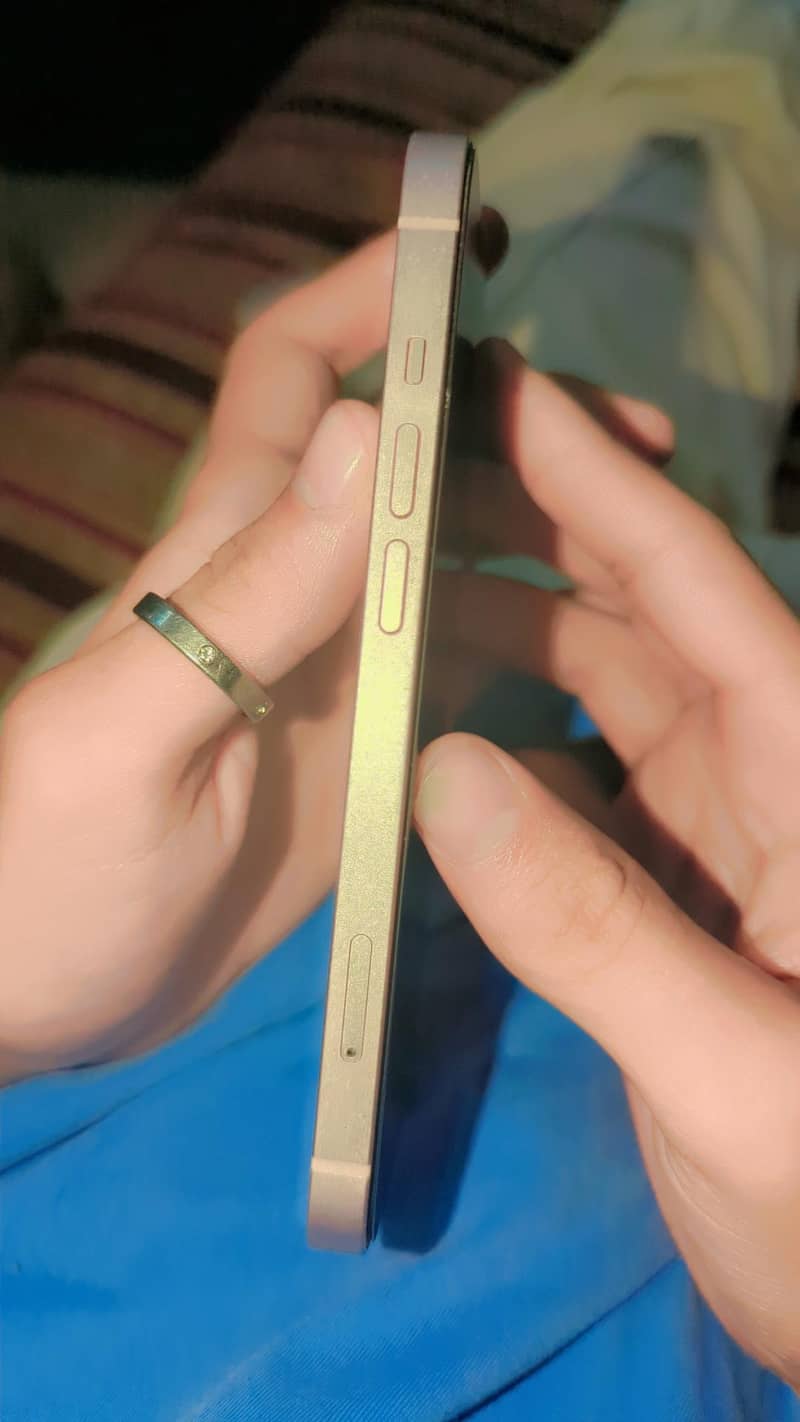Apple iPhone 13 1