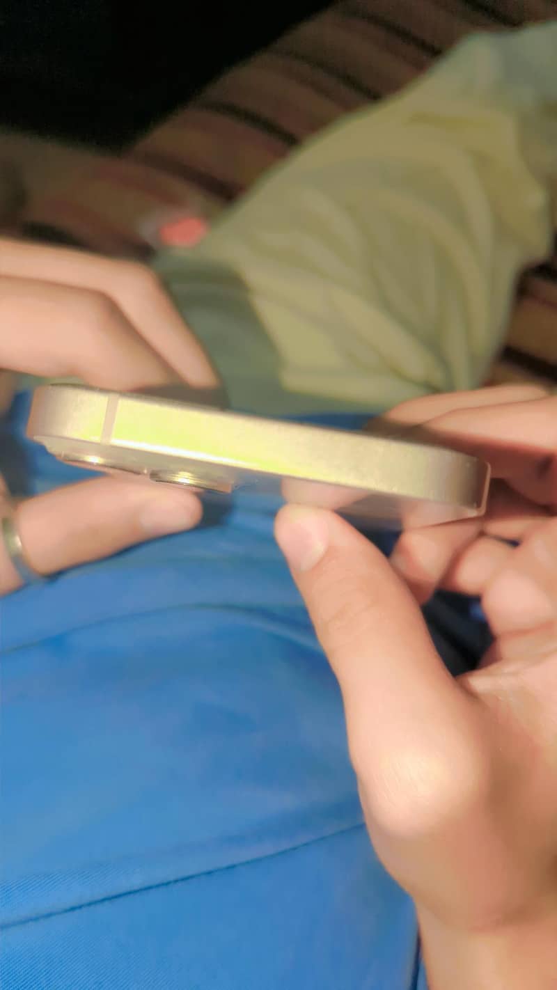 Apple iPhone 13 4