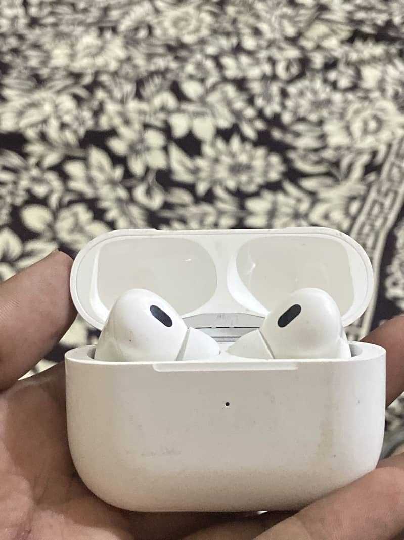 Pro 2 earbuds 0