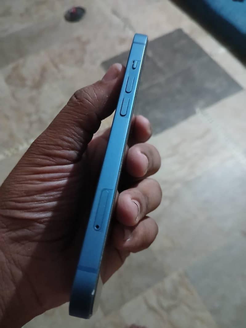 iPhone 13jv 4