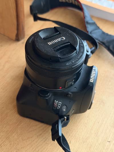 Canon EOS 200D with 2 Lenses