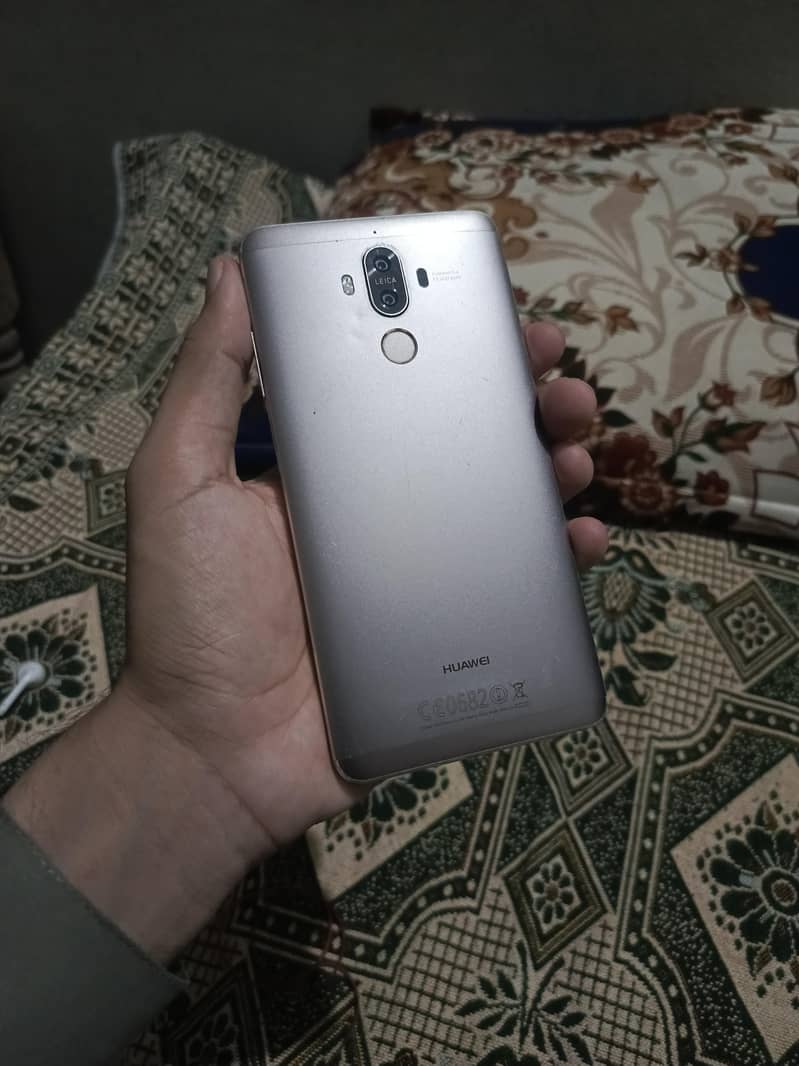 Huawei Mate 9 0
