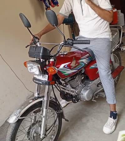 Honda CG 125 | 9000 KM | Model 2023 | Registered 2024