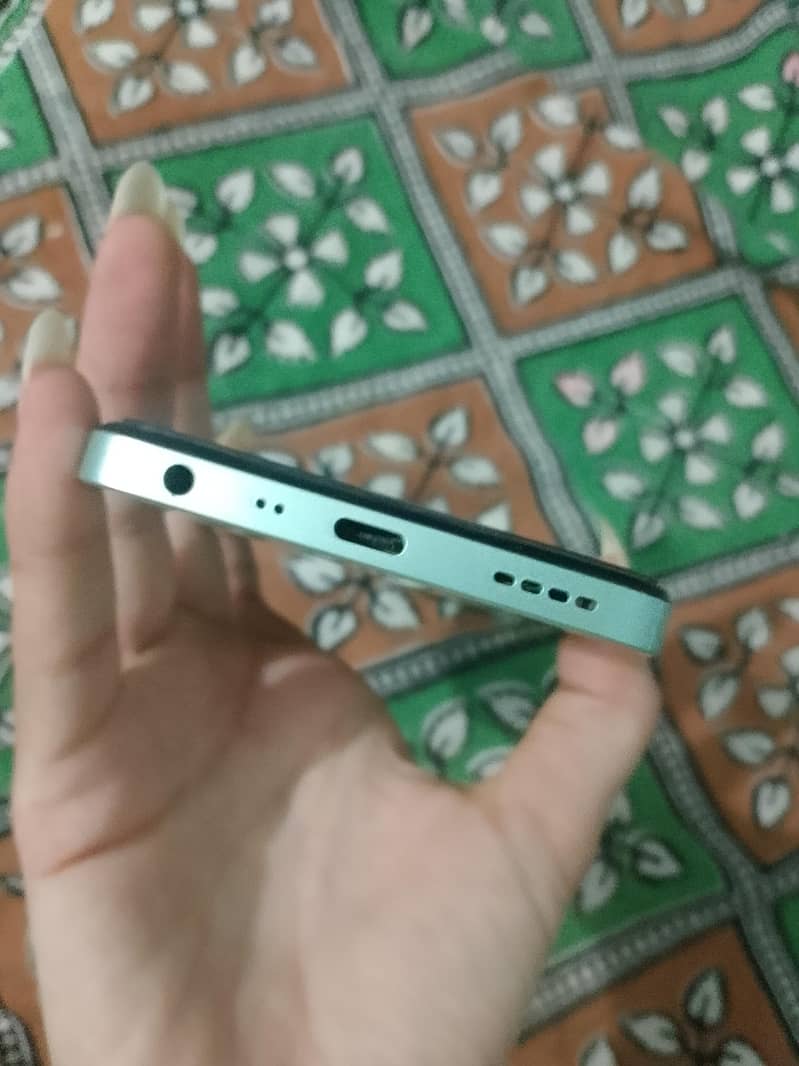 Realme C35 1