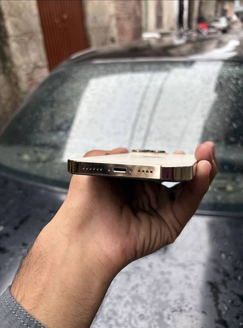 Apple iPhone 14 Pro Max 2