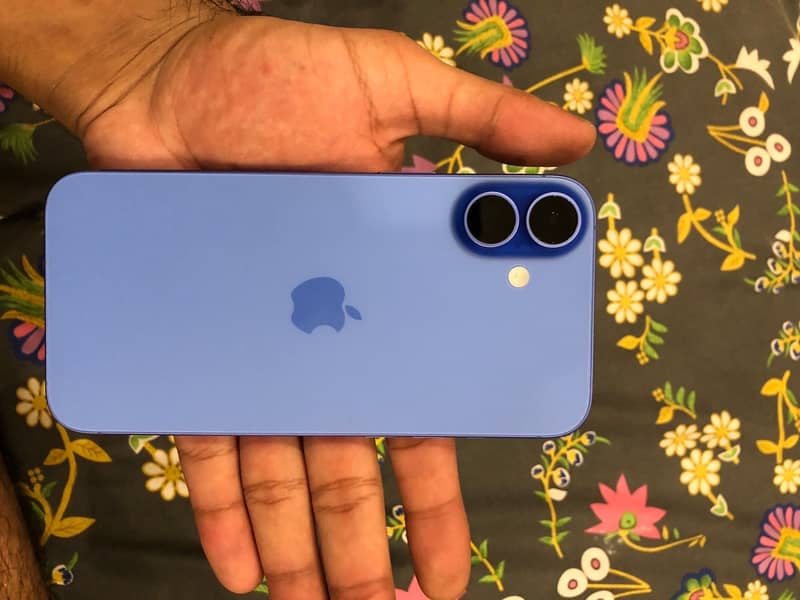 Apple iPhone 16 Plus 0