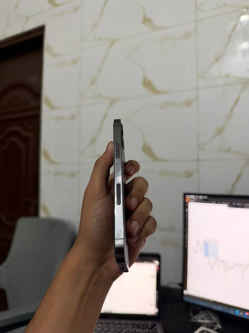 Apple iPhone 12 Pro 3