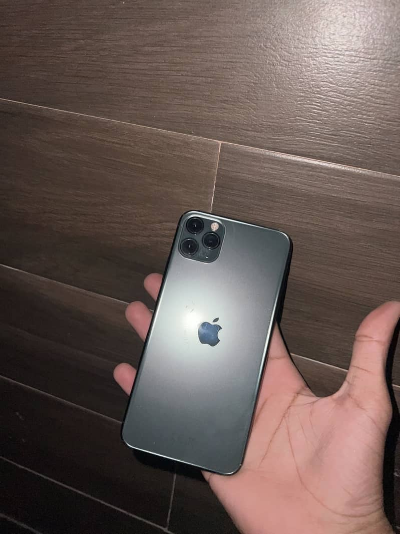 Apple iPhone 11 Pro Max 4