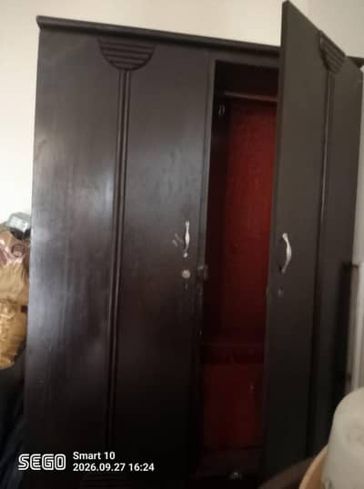 urgent sale almost new Almirah almari
