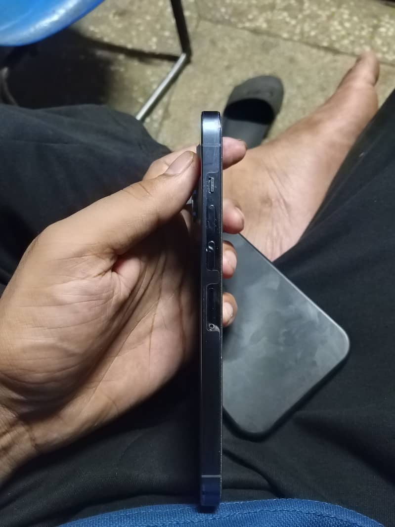Apple iPhone 13 Pro Max 1