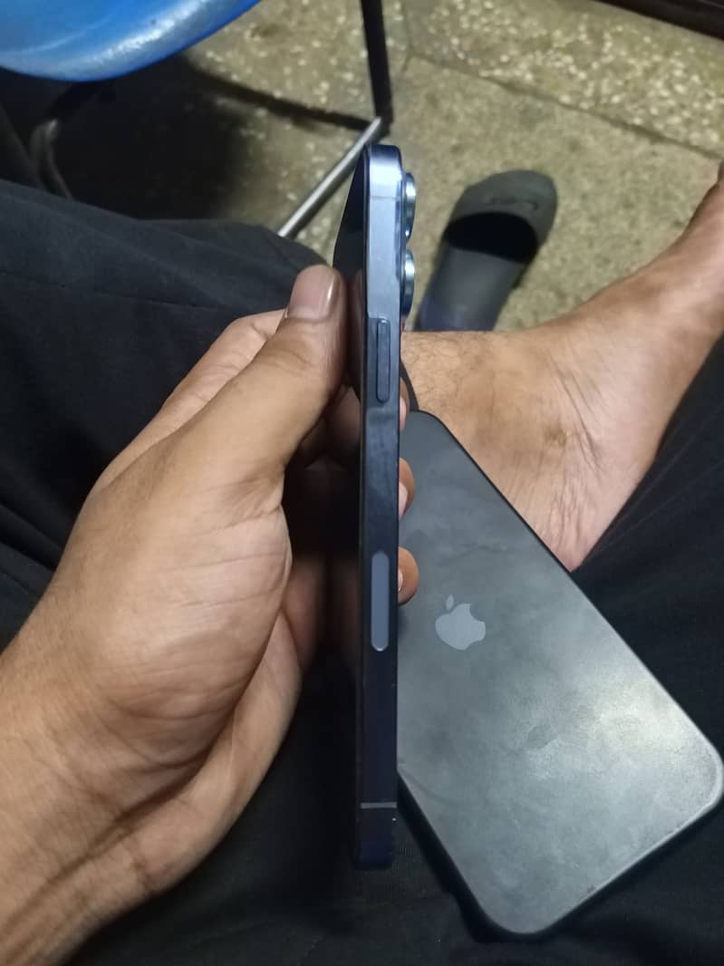 Apple iPhone 13 Pro Max 2