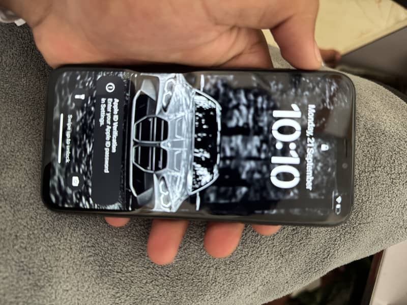 Apple iPhone X 13
