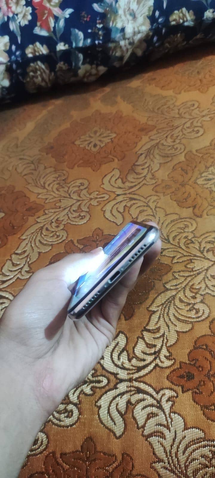 Apple iPhone X 4