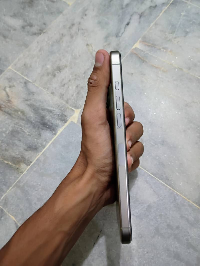 Iphone 16 PRO MAX 2