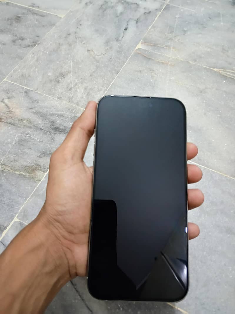 Iphone 16 PRO MAX 4