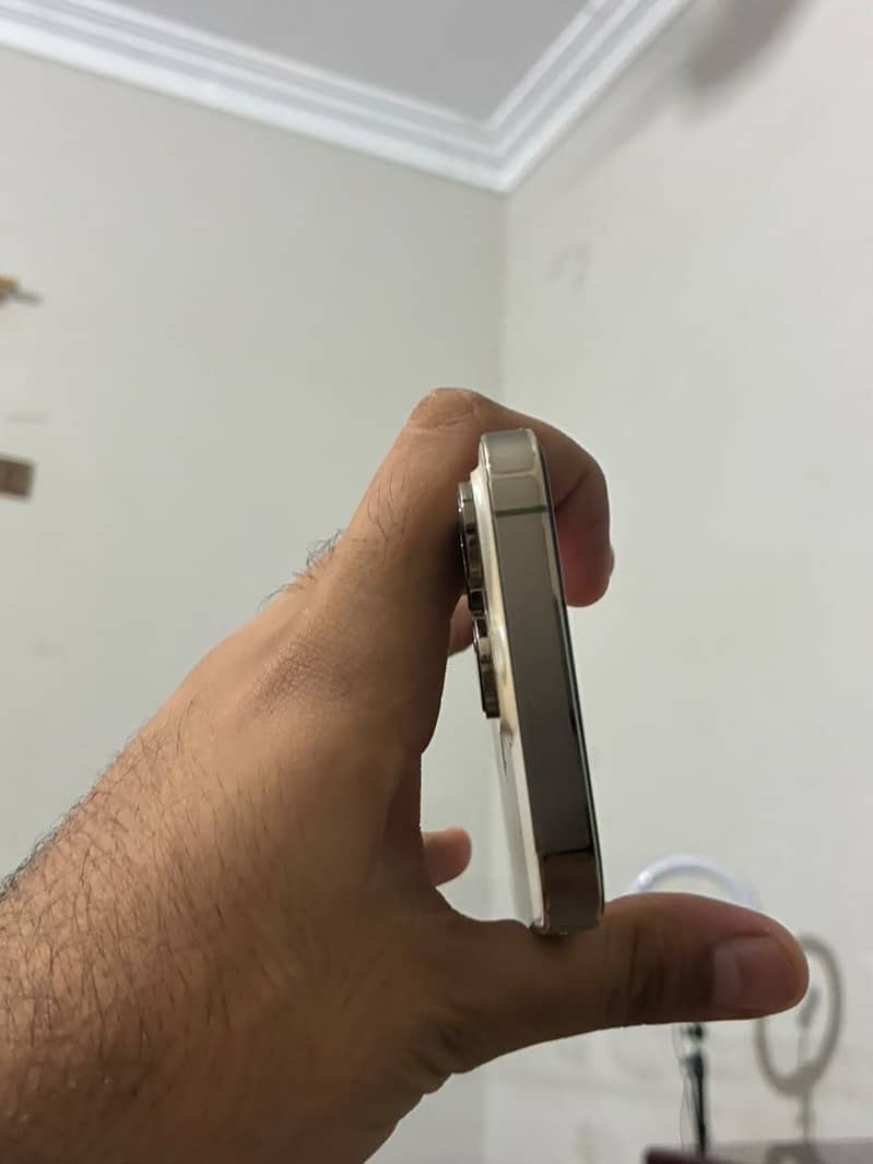 iPhone 14 Pro 2