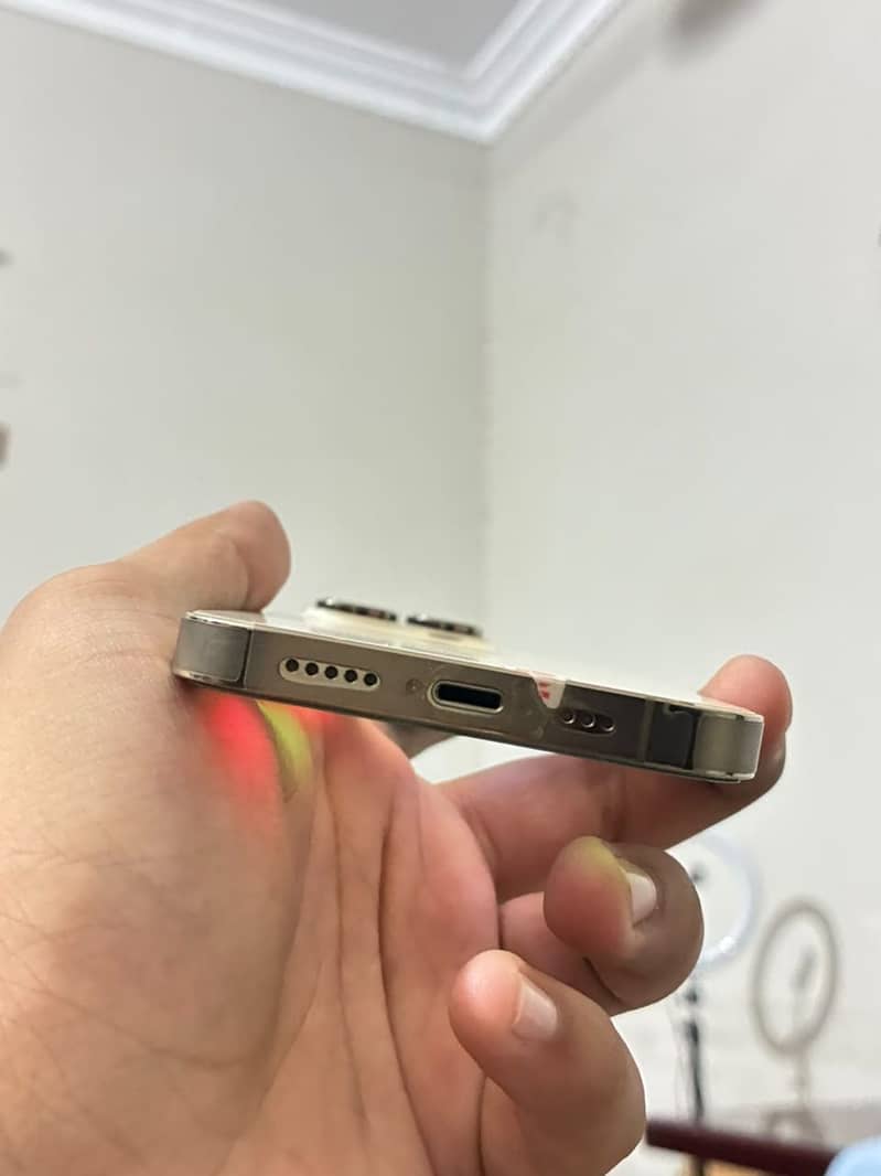 iPhone 14 Pro 4