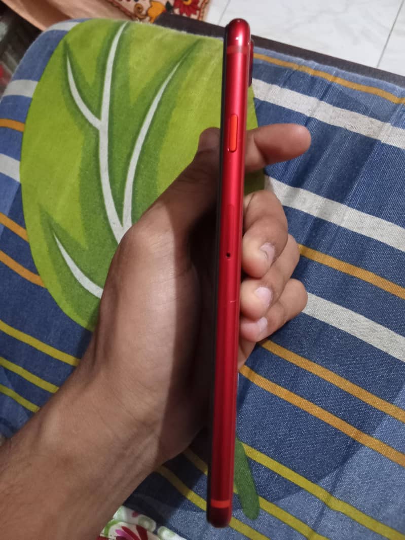 Apple iPhone 8 Plus 1