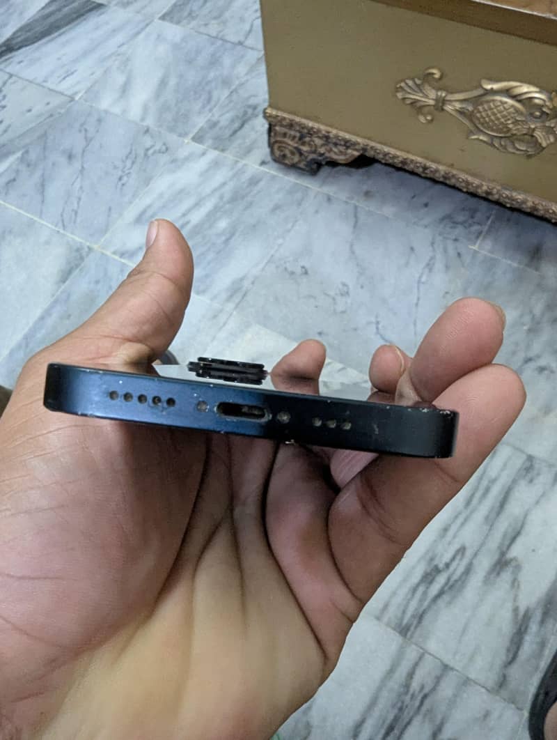 Apple iPhone 14 4