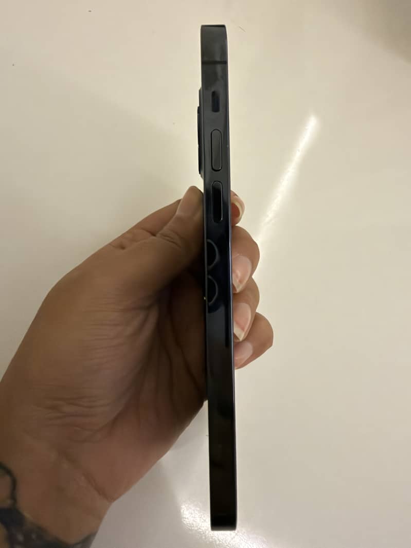 Apple iPhone 12 Pro 2