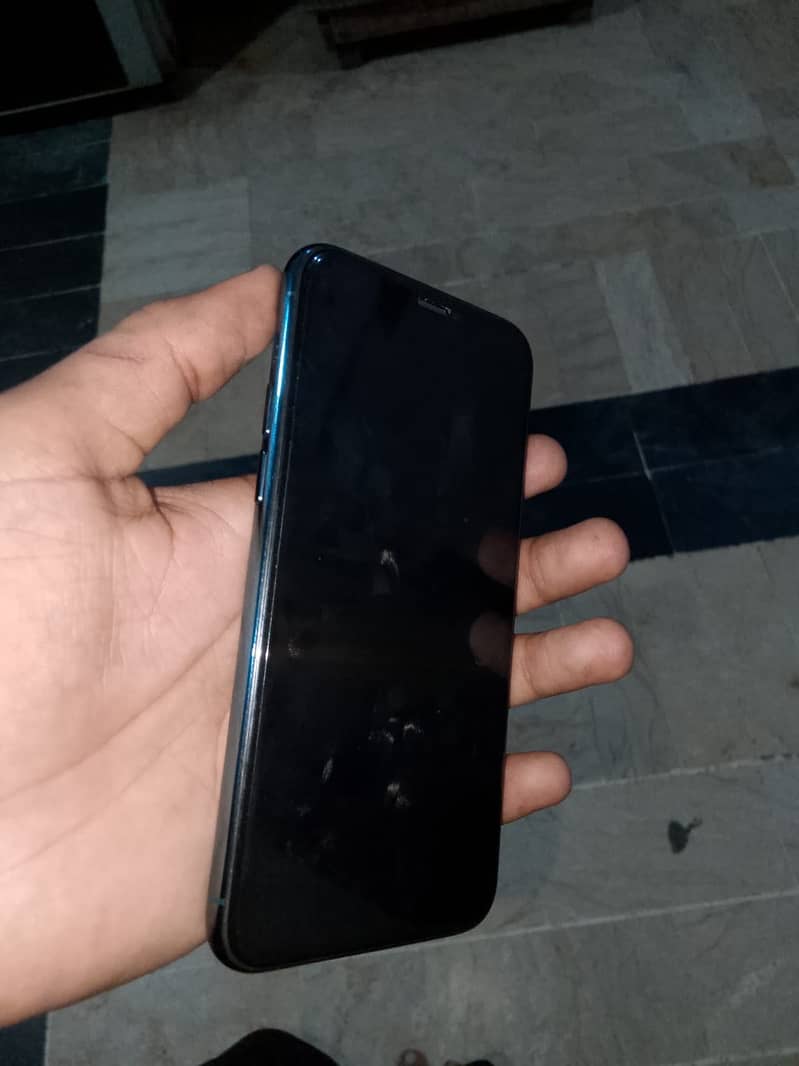 Apple iPhone 11 Pro 3