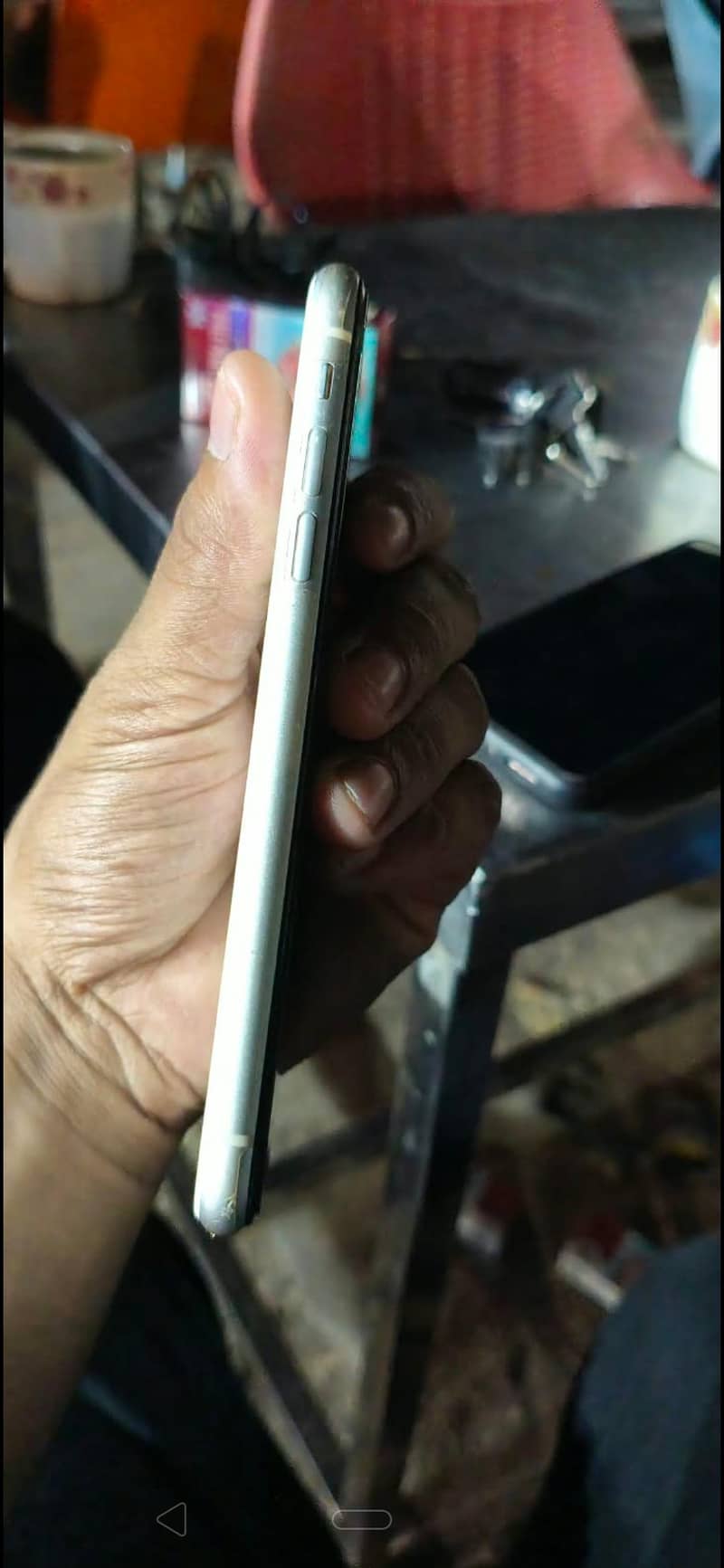 Apple iPhone XR 3