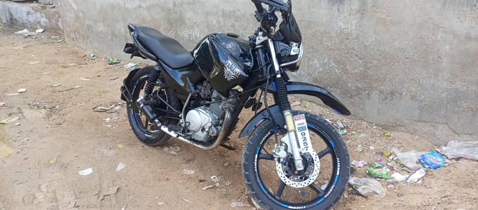ybr g 2016 model Hyderabad number 10 of 10 condition all okay bike