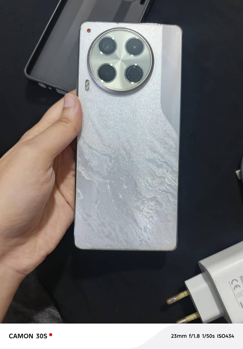 Tecno CAMON 30 2