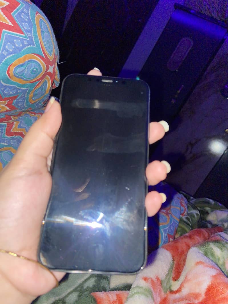 Apple iPhone X 3