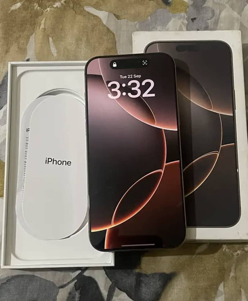 Apple iPhone 16 Pro Max 1